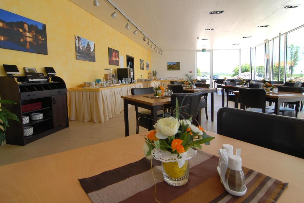 Hotel Frankenhoehe Aurach Exterior foto